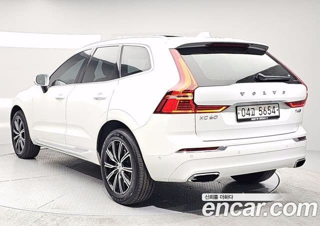 Volvo XC60 2019 — Photo 18/20