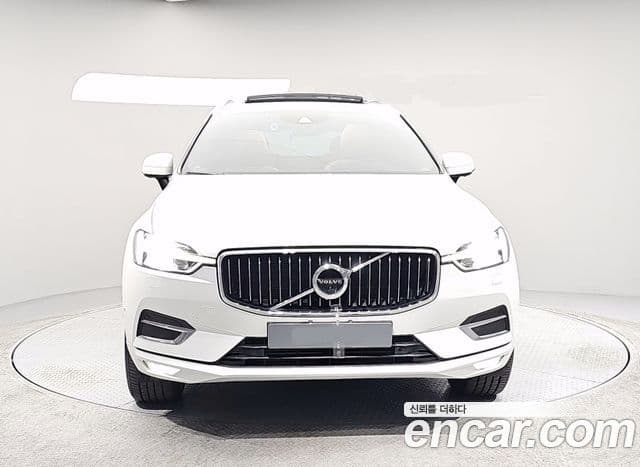 Volvo XC60 2019 — Photo 16/20
