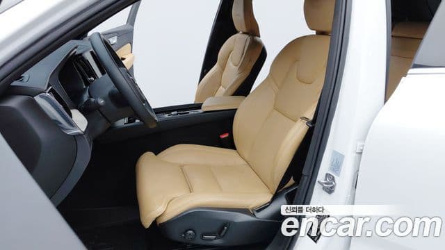 Volvo XC60 2019 — Photo 11/20
