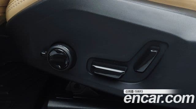 Volvo XC60 2019 — Photo 12/20
