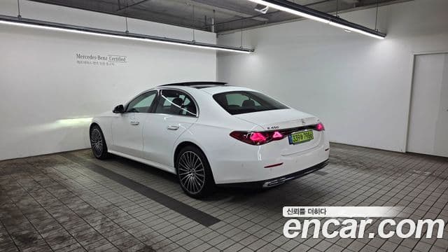 Mercedes-Benz E-Class 2025 — ფოტო 1/20