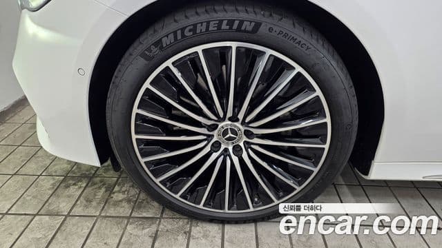 Mercedes-Benz E-Class 2025 — ფოტო 4/20