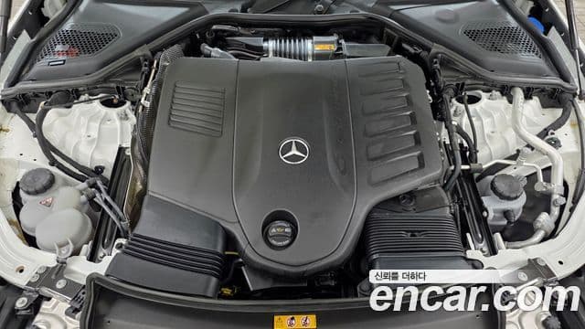 Mercedes-Benz E-Class 2025 — ფოტო 5/20