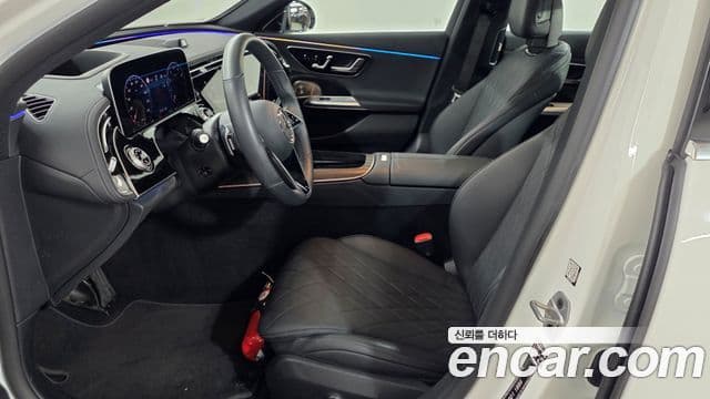 Mercedes-Benz E-Class 2025 — ფოტო 14/20
