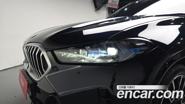 BMW X6 2025 — Photo 6/36