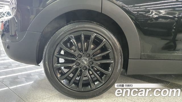 Mini Cooper Clubman 2023 — ფოტო 4/20
