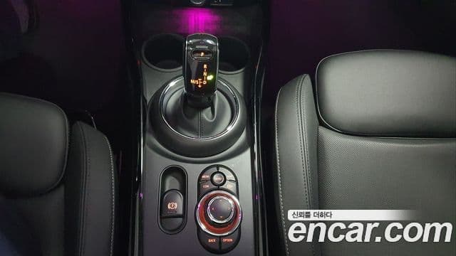 Mini Cooper Clubman 2023 — ფოტო 16/20