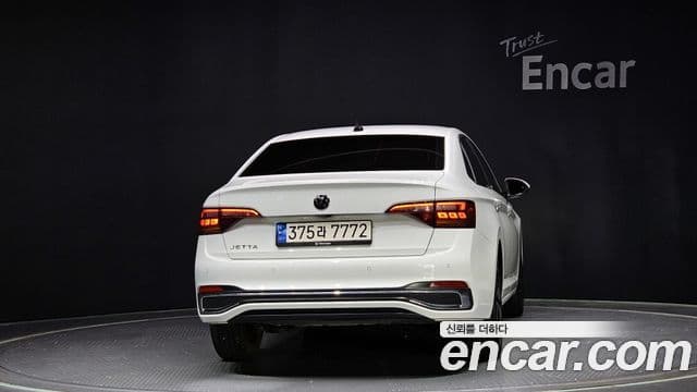 Volkswagen Jetta 2023 — Şəkil 4/20