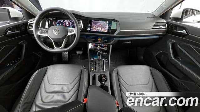 Volkswagen Jetta 2023 — Şəkil 7/20
