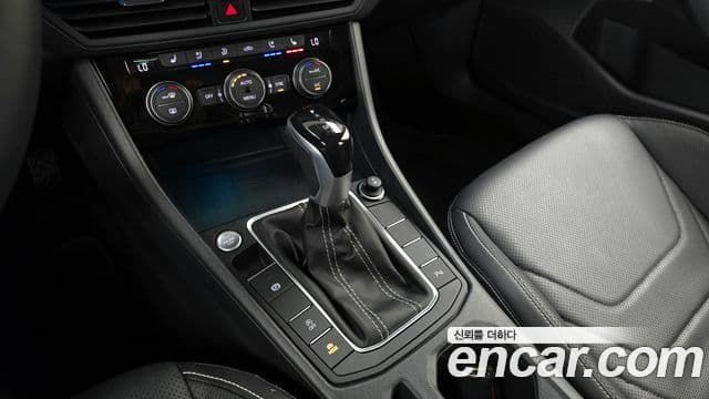 Volkswagen Jetta 2023 — Şəkil 9/20