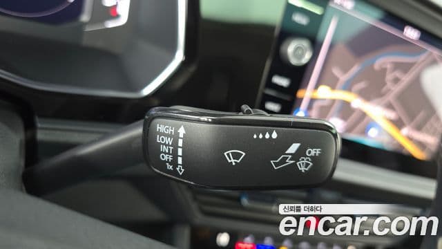 Volkswagen Jetta 2023 — Şəkil 19/20