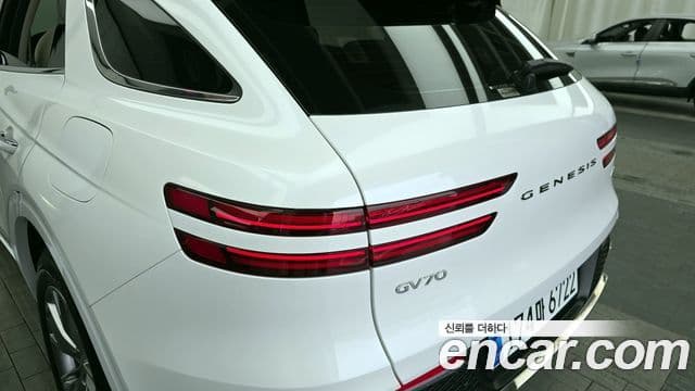Genesis GV70 2024 — Photo 10/35