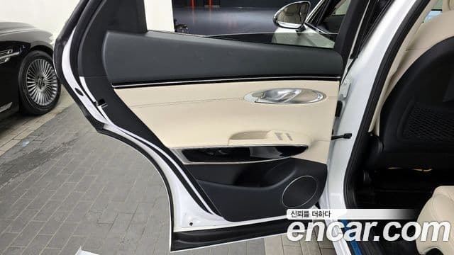 Genesis GV70 2024 — Photo 18/35