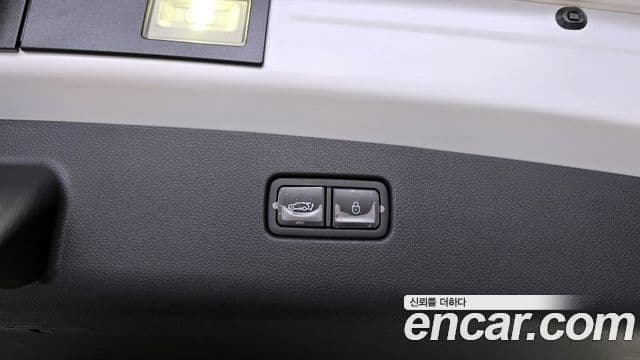 Genesis GV70 2024 — Photo 29/35