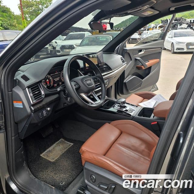 Audi Q5 2023 — Şəkil 9/20