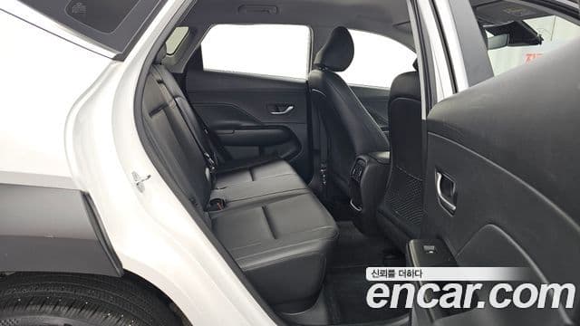 Hyundai Kona 2023 — Фото 12/20