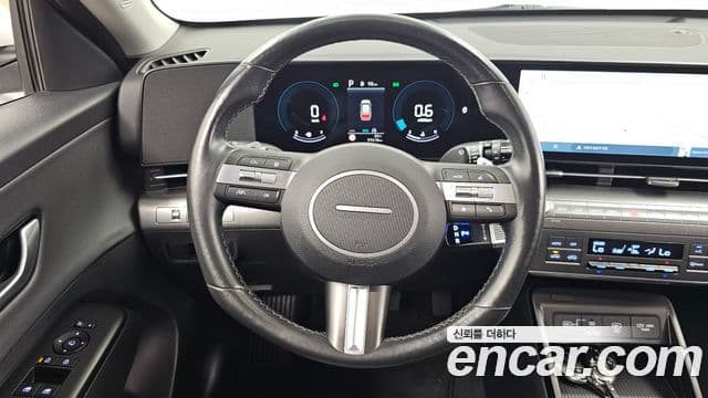 Hyundai Kona 2023 — Фото 13/20