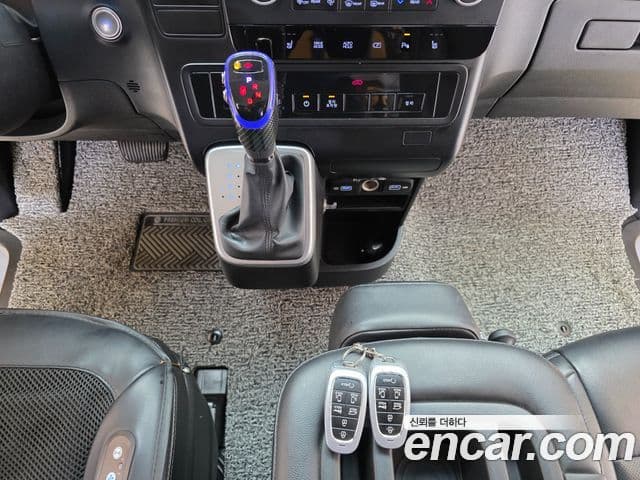 Hyundai Staria 2022 — фото 7 из 20