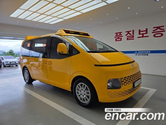 Hyundai Staria 2022 — Şəkil 10/20
