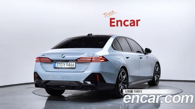 BMW 5 Series 2025 — Фото 1/20