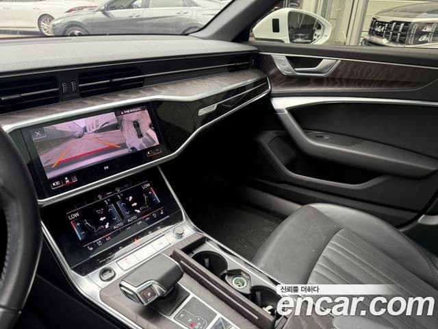 Audi A6 2021 — фото 10 из 17