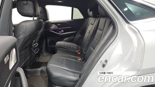Mercedes-Benz GLE-Class 2025 — Photo 28/33