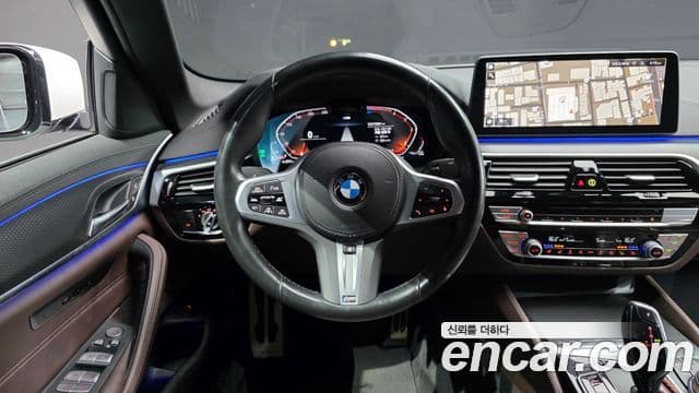 BMW 5 Series 2022 — ფოტო 13/20