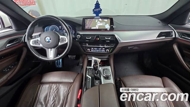 BMW 5 Series 2019 — фото 7 из 20