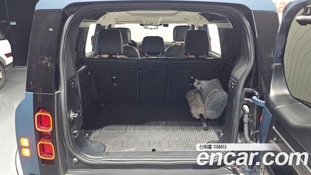 Land Rover Defender 2021 — ფოტო 19/20