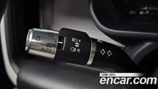 Land Rover Defender 2021 — Photo 27/33