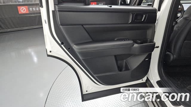 Hyundai Santa Fe 2024 — Photo 2/35