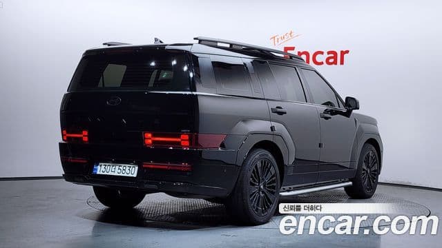 Hyundai Santa Fe 2023 — ფოტო 2/20