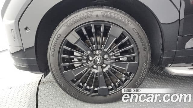 Hyundai Santa Fe 2023 — ფოტო 5/20