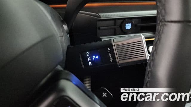 Hyundai Santa Fe 2023 — ფოტო 9/20