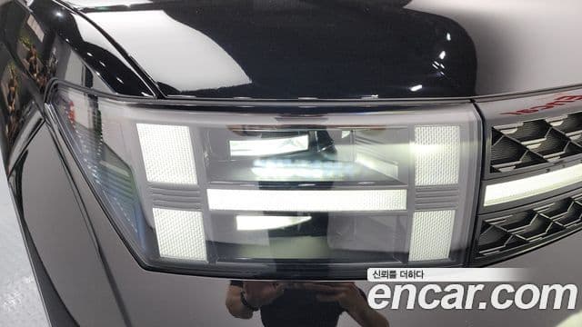 Hyundai Santa Fe 2023 — Photo 8/37