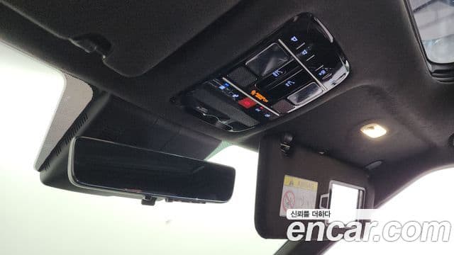Hyundai Santa Fe 2023 — Photo 24/37