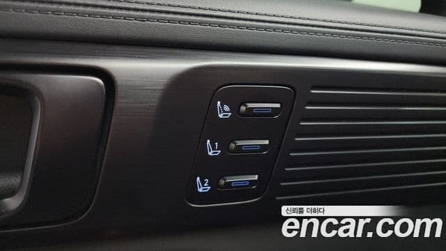 Hyundai Santa Fe 2023 — Photo 12/37