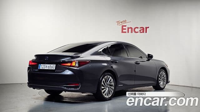 Lexus ES300h 2021 — Şəkil 1/20