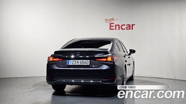 Lexus ES300h 2021 — Şəkil 3/20