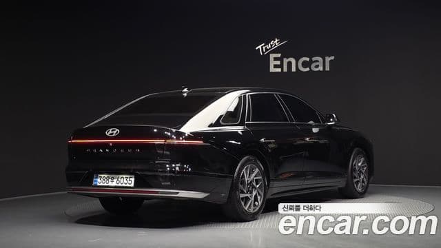 Hyundai Grandeur 2022 — ფოტო 2/20