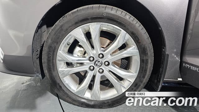Toyota Sienna 2022 — ფოტო 5/20