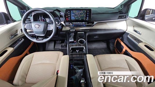 Toyota Sienna 2022 — ფოტო 7/20