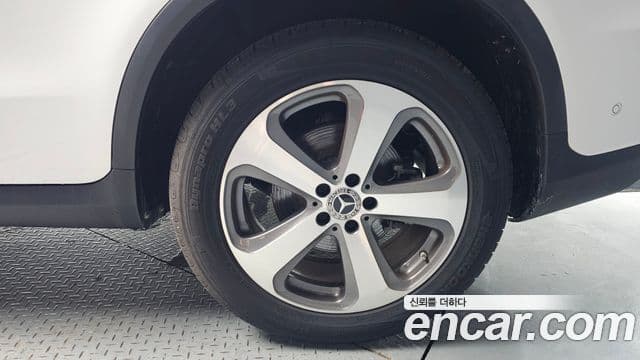 Mercedes-Benz GLC-Class 2019 — ფოტო 5/20