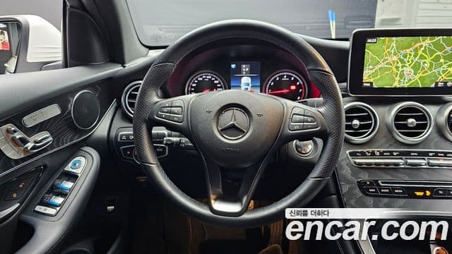 Mercedes-Benz GLC-Class 2019 — ფოტო 13/20