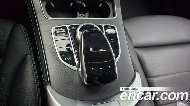 Mercedes-Benz GLC-Class 2019 — ფოტო 17/20