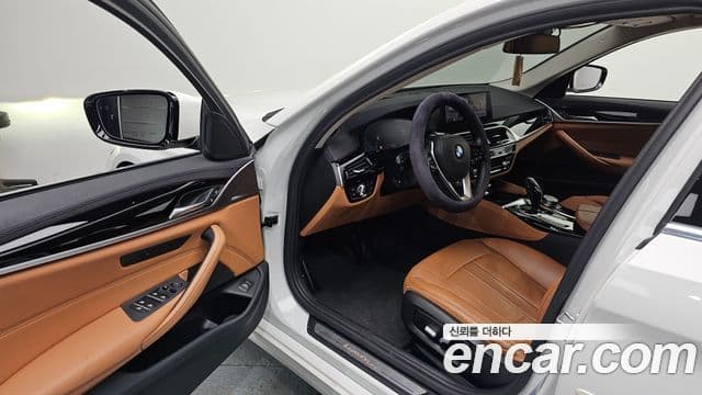 BMW 5 Series 2020 — Şəkil 10/20