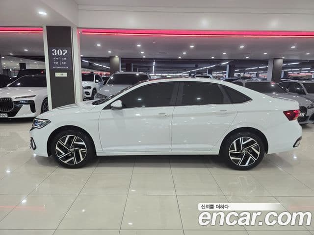 Volkswagen Jetta 2023 — Şəkil 2/16