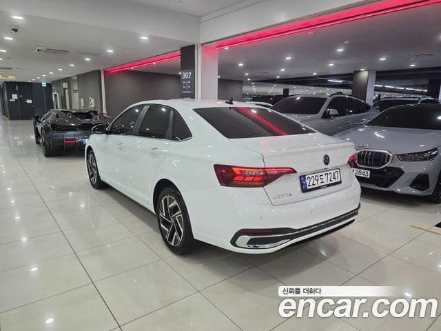 Volkswagen Jetta 2023 — Şəkil 5/16