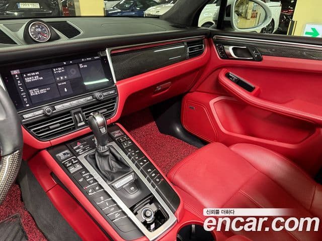 Porsche Macan 2020 — Şəkil 9/17