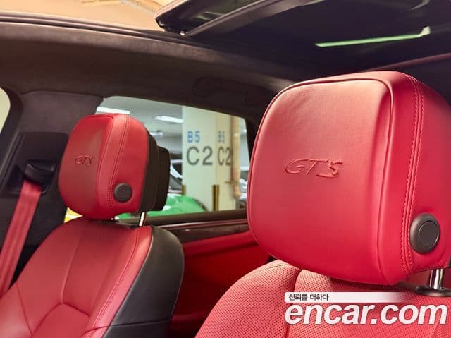 Porsche Macan 2020 — Şəkil 12/17